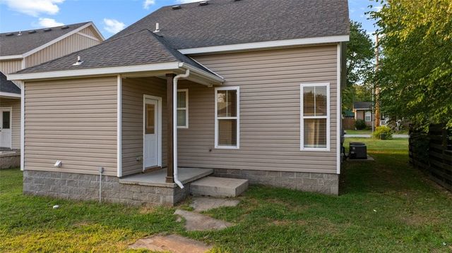407 SE Birmingham Street, Gravette, AR 72736