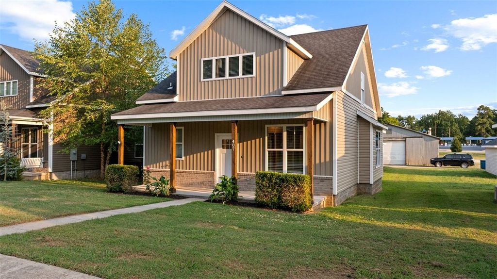 407 SE Birmingham Street, Gravette, AR 72736