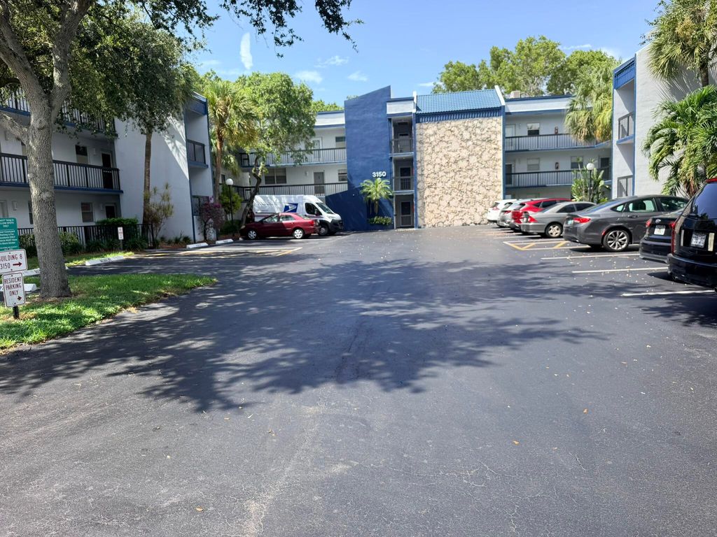 3150 Holiday Springs Boulevard 8-111, Margate, FL 33063