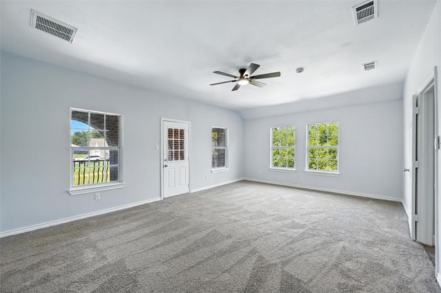 626 SE 4th Street, Grand Prairie, TX 75051