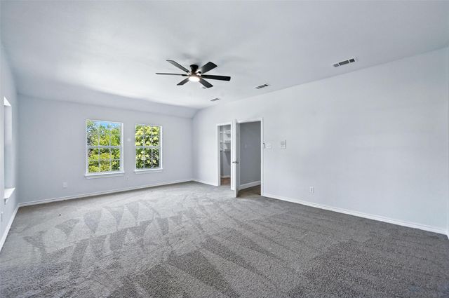 626 SE 4th Street, Grand Prairie, TX 75051