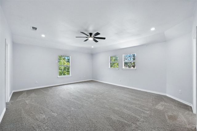 626 SE 4th Street, Grand Prairie, TX 75051