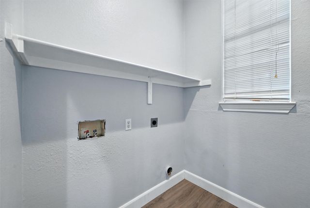 626 SE 4th Street, Grand Prairie, TX 75051