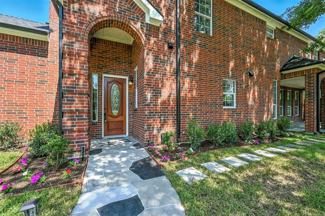 626 SE 4th Street, Grand Prairie, TX 75051