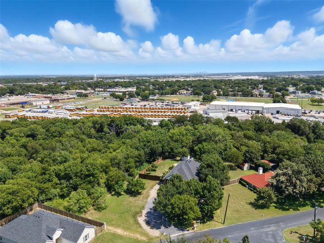 626 SE 4th Street, Grand Prairie, TX 75051