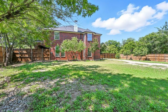 626 SE 4th Street, Grand Prairie, TX 75051