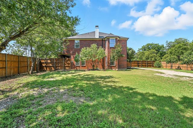 626 SE 4th Street, Grand Prairie, TX 75051