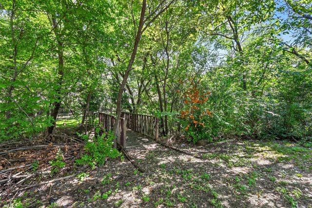 626 SE 4th Street, Grand Prairie, TX 75051