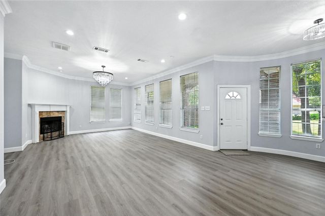 626 SE 4th Street, Grand Prairie, TX 75051