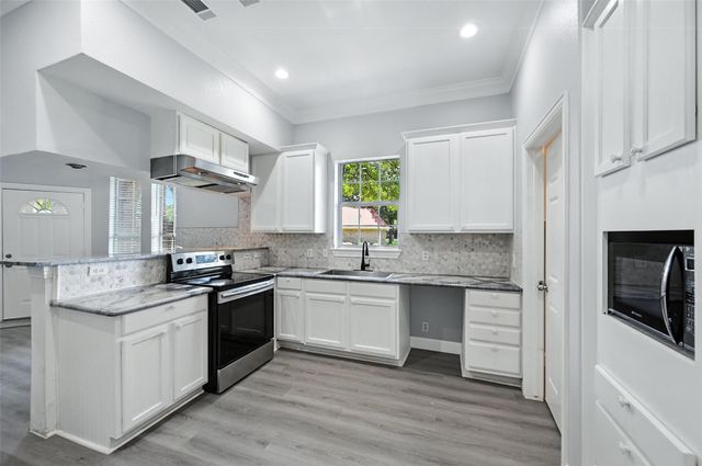 626 SE 4th Street, Grand Prairie, TX 75051