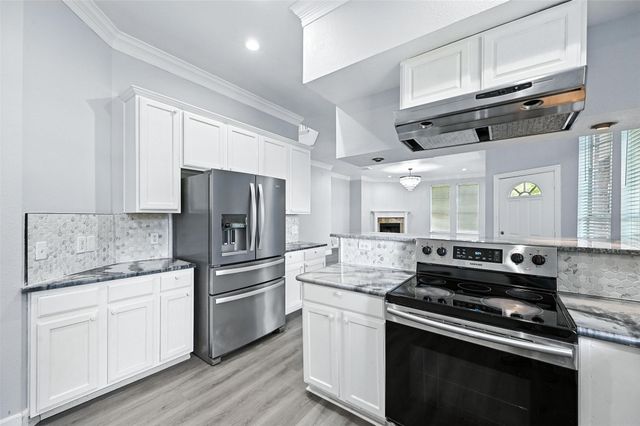 626 SE 4th Street, Grand Prairie, TX 75051