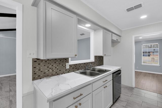 1807 Swan St., Longview, TX 75604