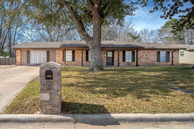 1807 Swan St., Longview, TX 75604