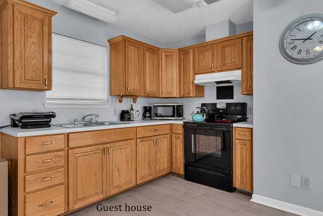 1807 Swan St., Longview, TX 75604