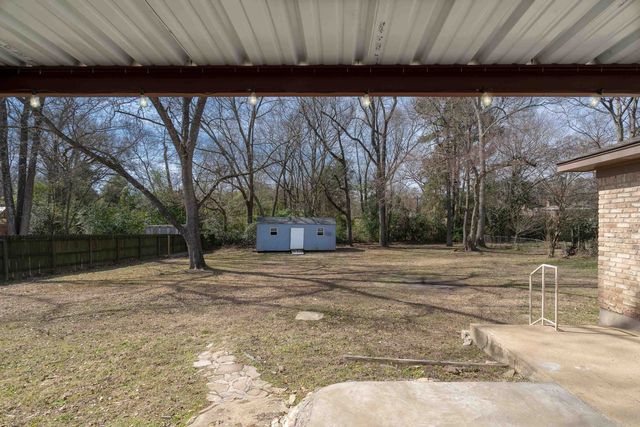 1807 Swan St., Longview, TX 75604