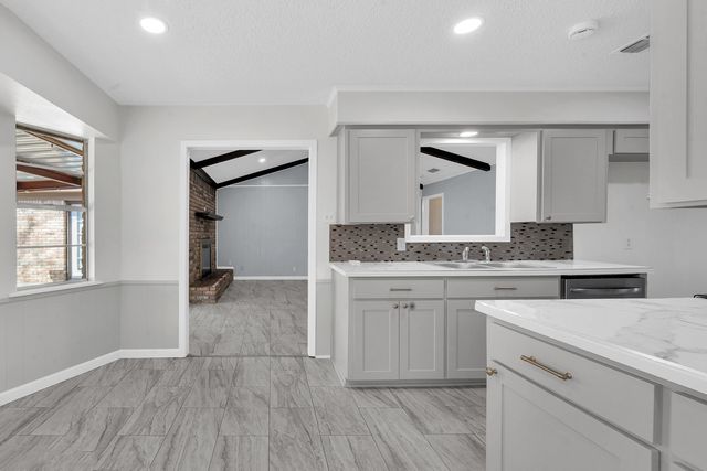 1807 Swan St., Longview, TX 75604