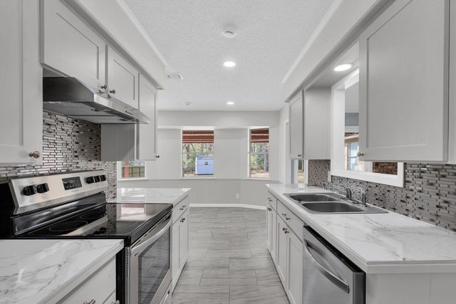 1807 Swan St., Longview, TX 75604