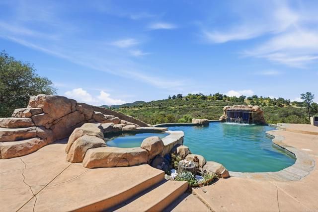 26940 Paradise Meadow Lane, Valley Center, CA 92082