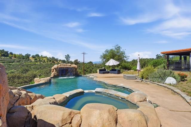 26940 Paradise Meadow Lane, Valley Center, CA 92082