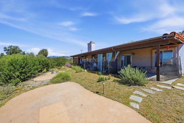 26940 Paradise Meadow Lane, Valley Center, CA 92082