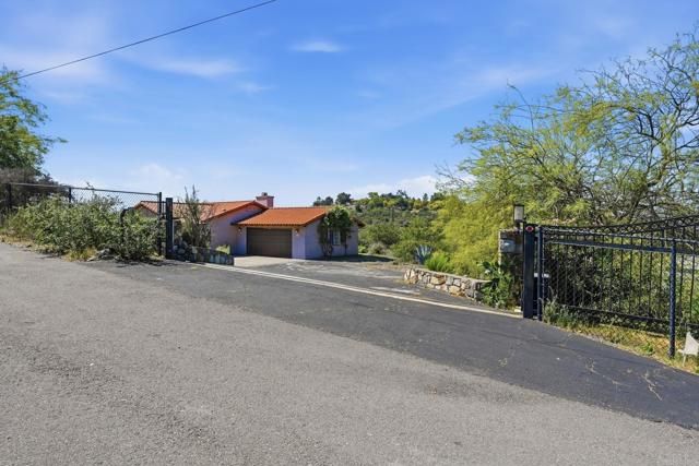 26940 Paradise Meadow Lane, Valley Center, CA 92082
