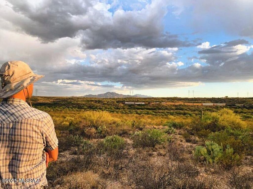 11640 S Lava Peak Road, Vail, AZ 85641