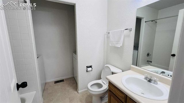 5551 Sunshade Point, Colorado Springs, CO 80923