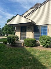 35138 N Bay Circle, Update, MI 48045