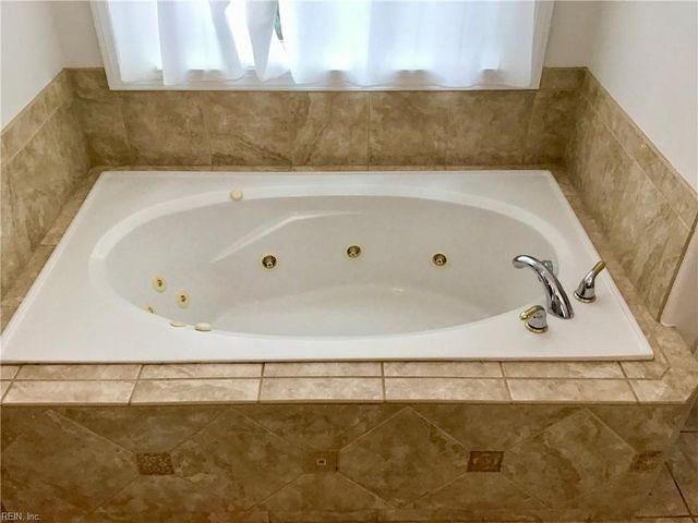 109 Green Spring DR, Suffolk, VA 23435
