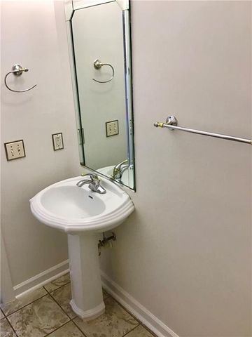 109 Green Spring DR, Suffolk, VA 23435