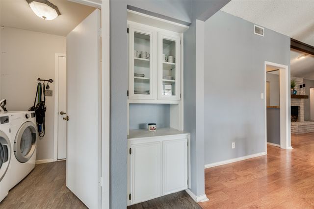 449 Meadowhill Drive, Benbrook, TX 76126