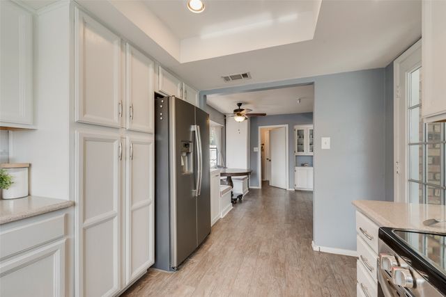 449 Meadowhill Drive, Benbrook, TX 76126