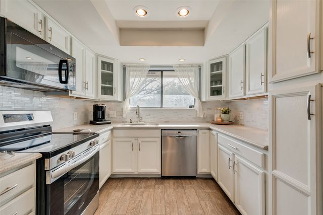 449 Meadowhill Drive, Benbrook, TX 76126