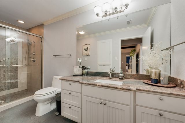 449 Meadowhill Drive, Benbrook, TX 76126