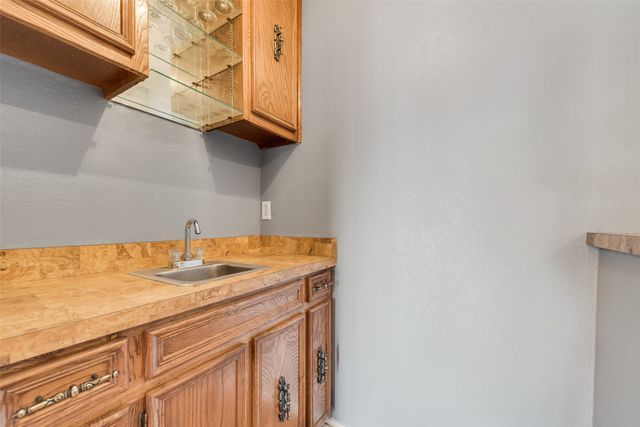 449 Meadowhill Drive, Benbrook, TX 76126