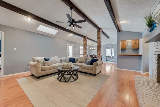 449 Meadowhill Drive, Benbrook, TX 76126