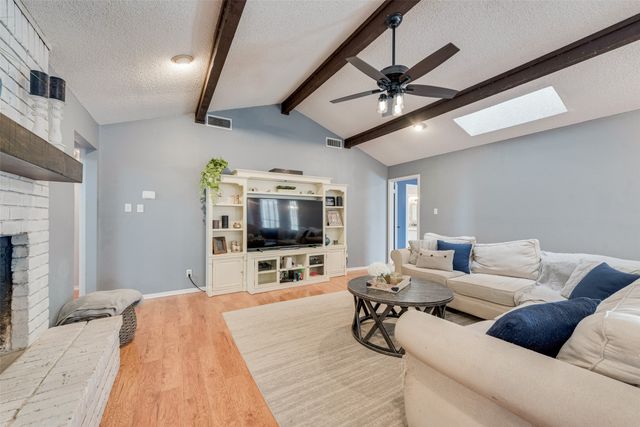 449 Meadowhill Drive, Benbrook, TX 76126