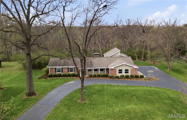 27 Chesterton Lane, Chesterfield, MO 63017