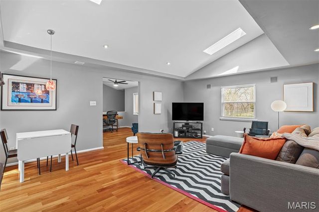 27 Chesterton Lane, Chesterfield, MO 63017