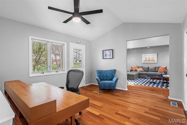 27 Chesterton Lane, Chesterfield, MO 63017