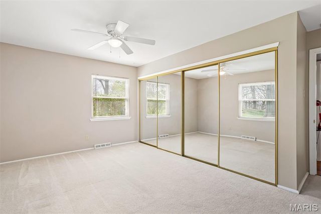 27 Chesterton Lane, Chesterfield, MO 63017