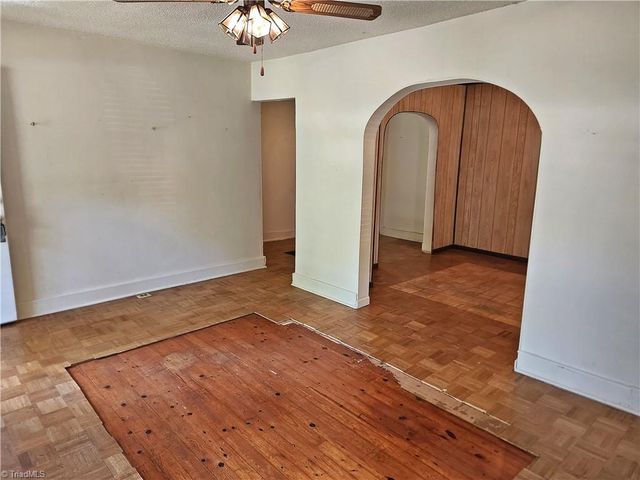 3021 Branderwood Drive, Greensboro, NC 27406