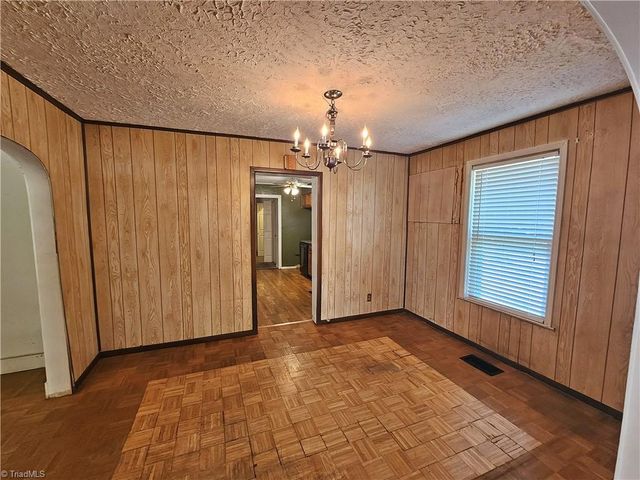 3021 Branderwood Drive, Greensboro, NC 27406