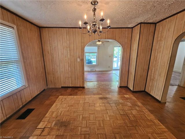 3021 Branderwood Drive, Greensboro, NC 27406