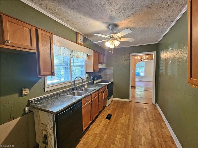 3021 Branderwood Drive, Greensboro, NC 27406