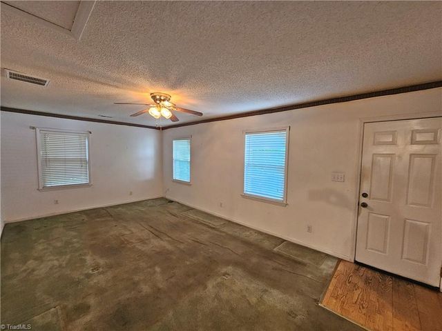 3021 Branderwood Drive, Greensboro, NC 27406