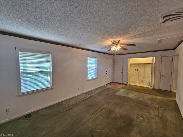 3021 Branderwood Drive, Greensboro, NC 27406