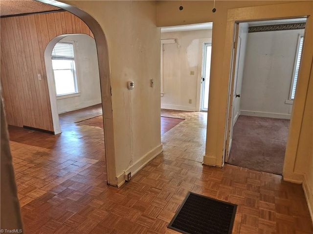3021 Branderwood Drive, Greensboro, NC 27406