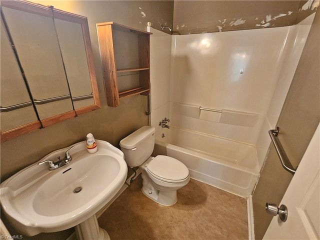 3021 Branderwood Drive, Greensboro, NC 27406