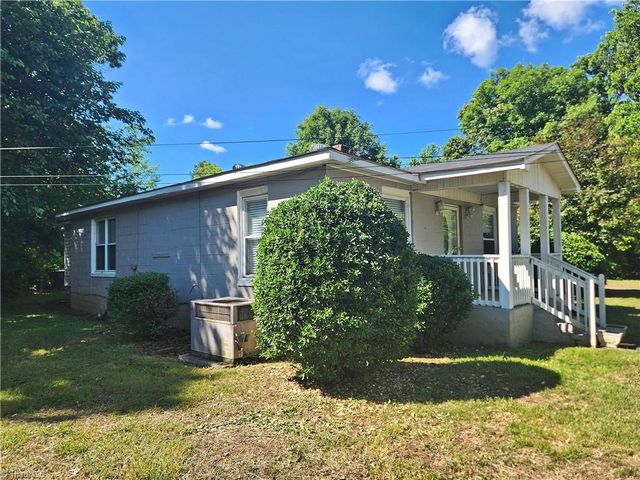 3021 Branderwood Drive, Greensboro, NC 27406